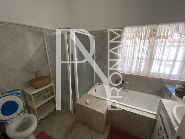 Main bathroom