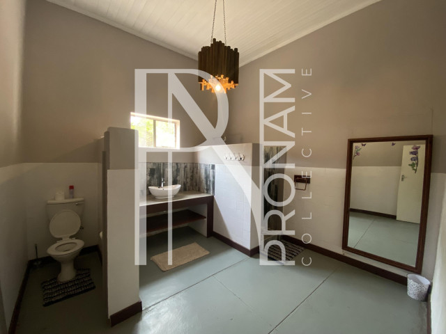 An impressive bathroom