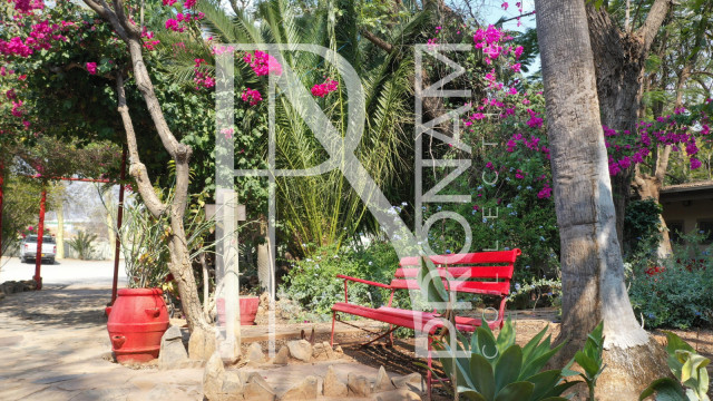 Hotel/Guesthouse - Ref.No. 2004