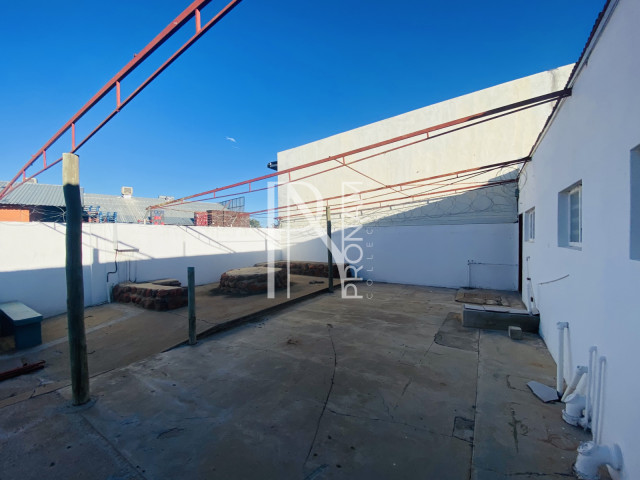 Warehouse For Sale - Ref.No. 2078