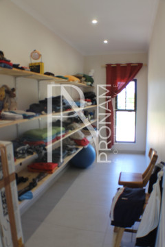 Walk in closet 2
