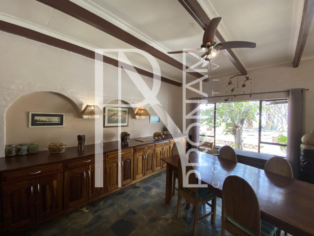 Breakfast and dinner area